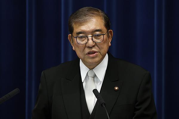 淘配网 选举惨败后寻求留任 日本首相计划与多名党内资深人士会谈